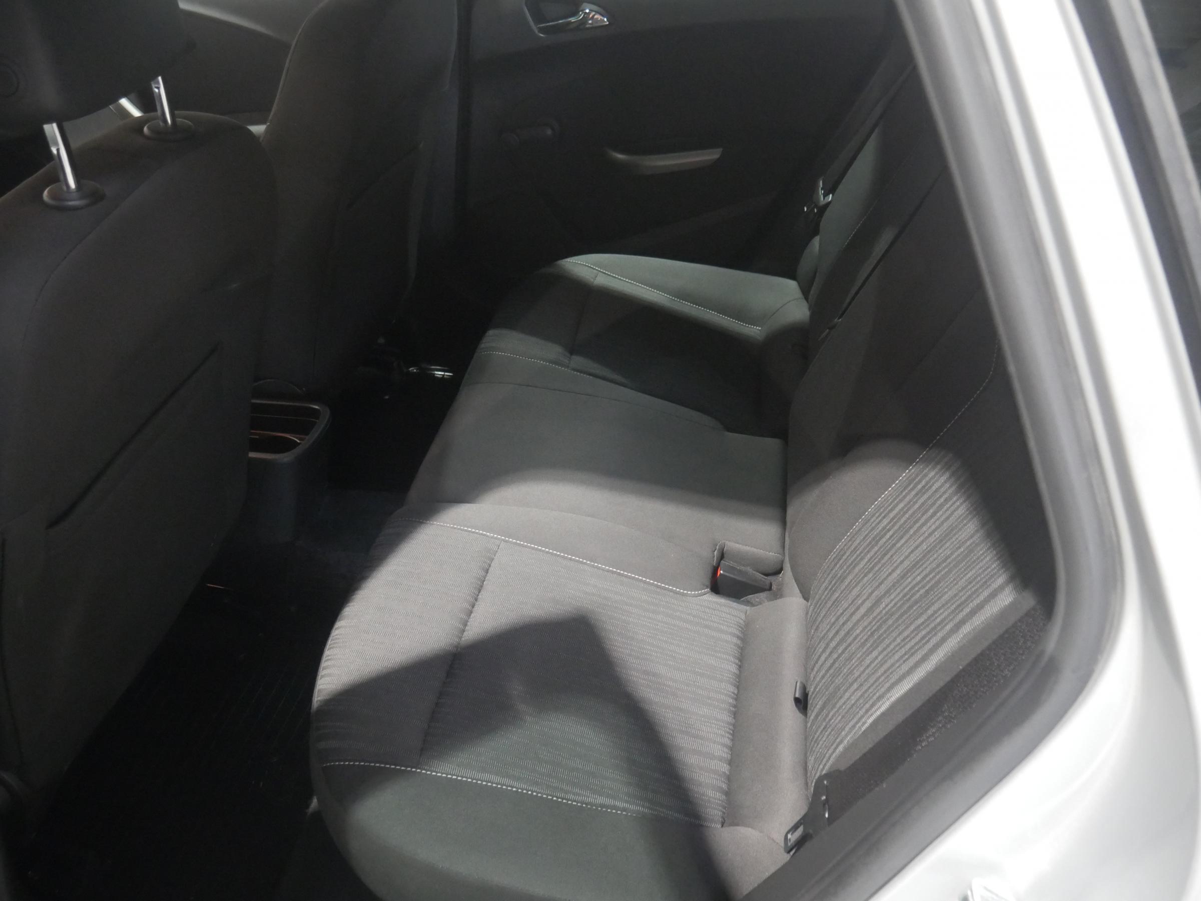 Opel Astra, 2011 - pohled č. 10