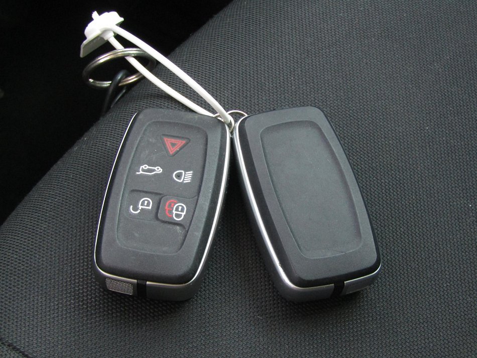 Land Rover Discovery 3.0 TD  4x4, 7míst