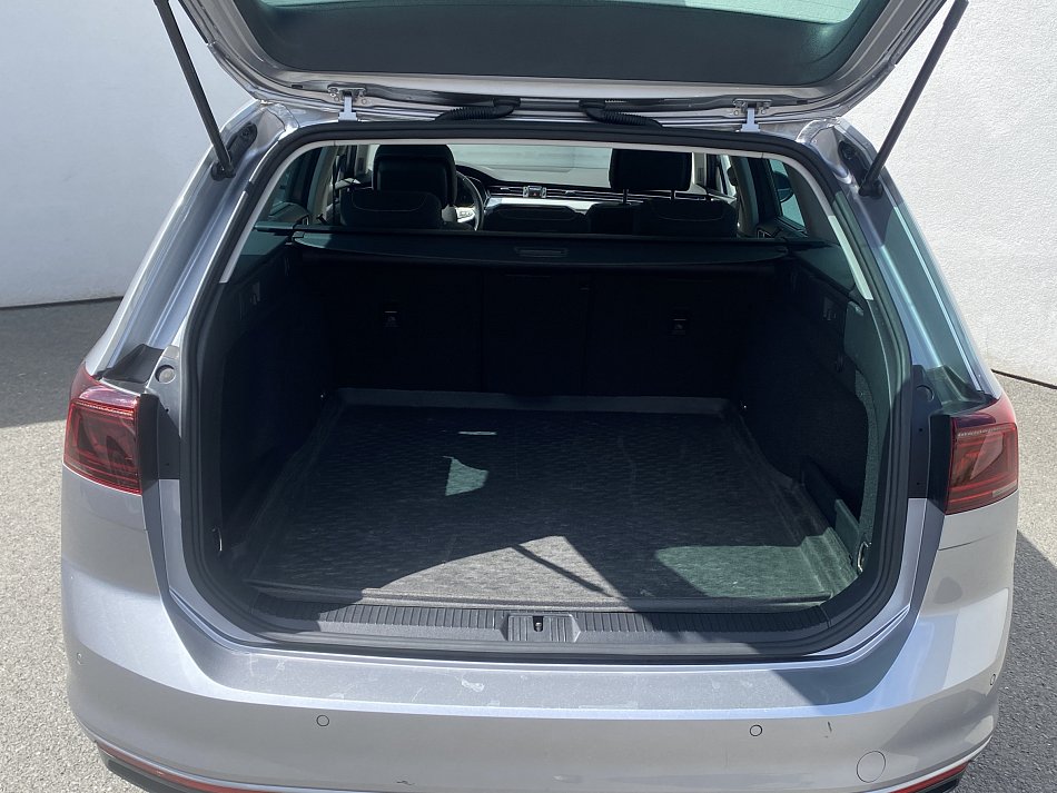 Volkswagen Passat 1.5 TSi Business