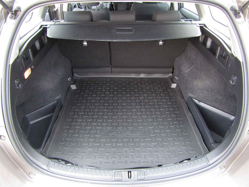 Toyota Auris 1.6VVT-i 