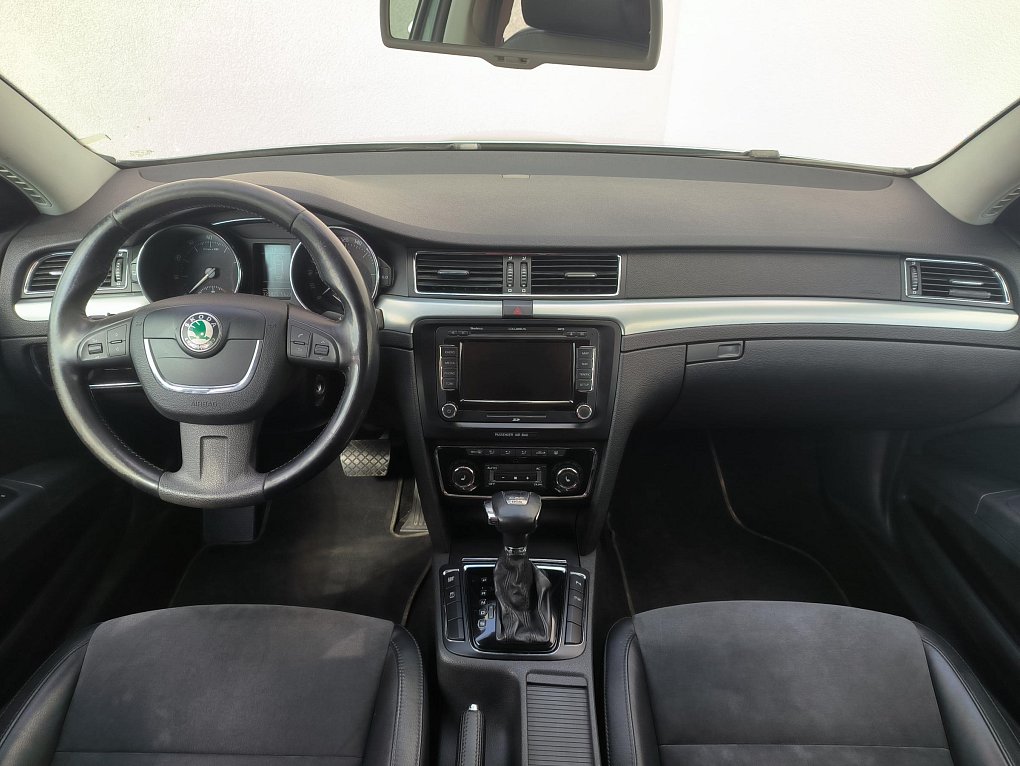 Škoda Superb II 3.6 FSi Elegance 4x4