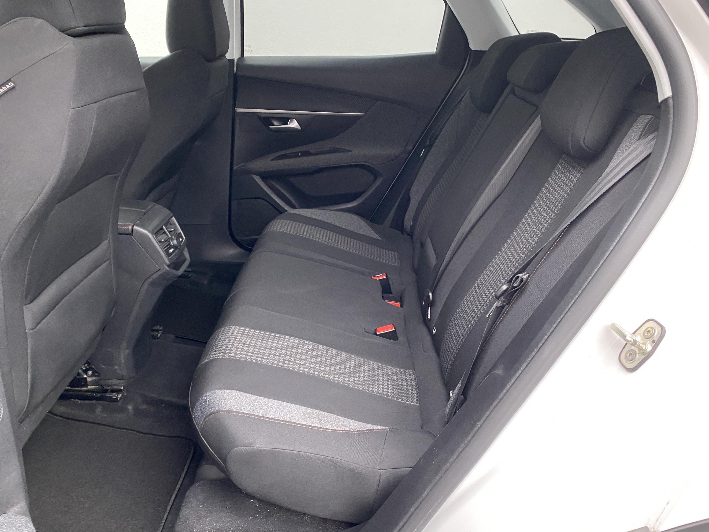 Peugeot 3008, 2018 - pohled č. 10