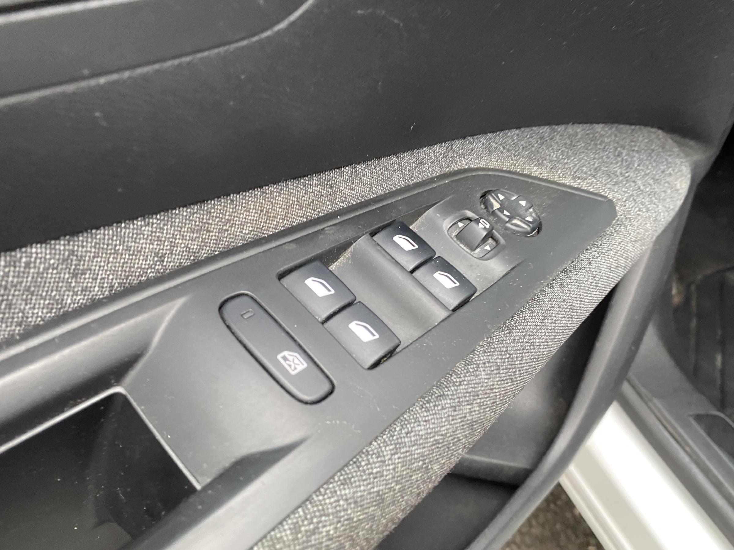 Peugeot 3008, 2018 - pohled č. 13