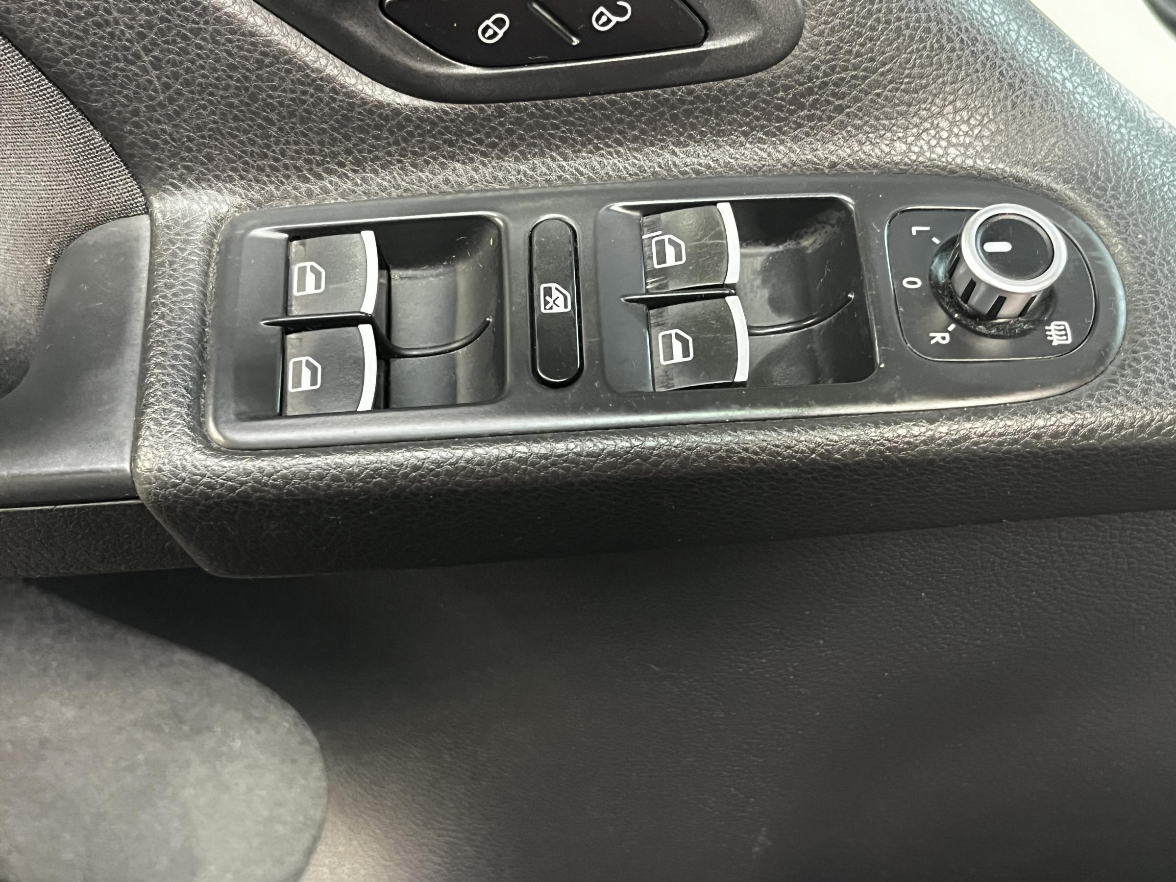 Volkswagen Golf, 2011 - pohled č. 18