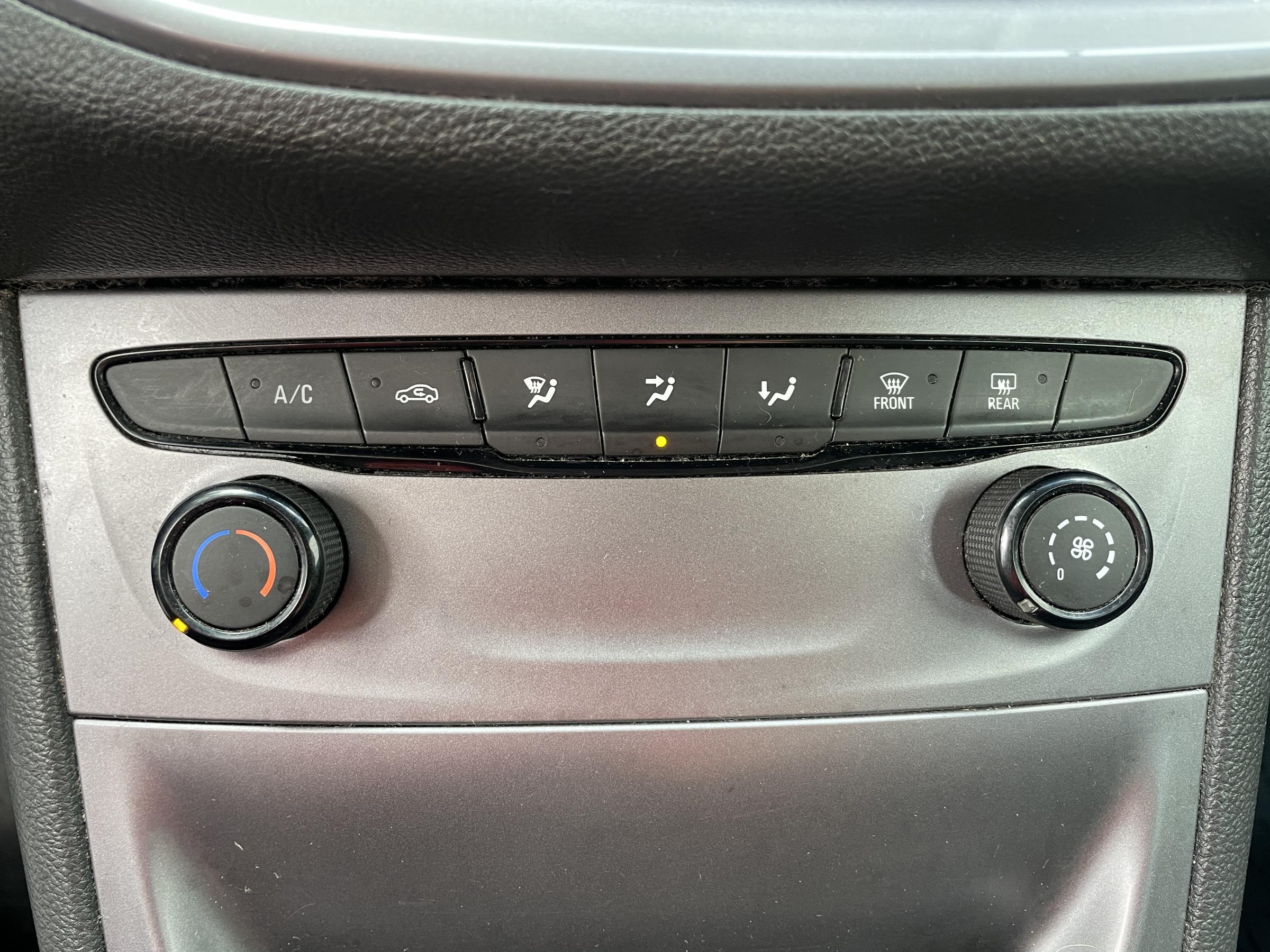 Opel Astra, 2016 - pohled č. 12