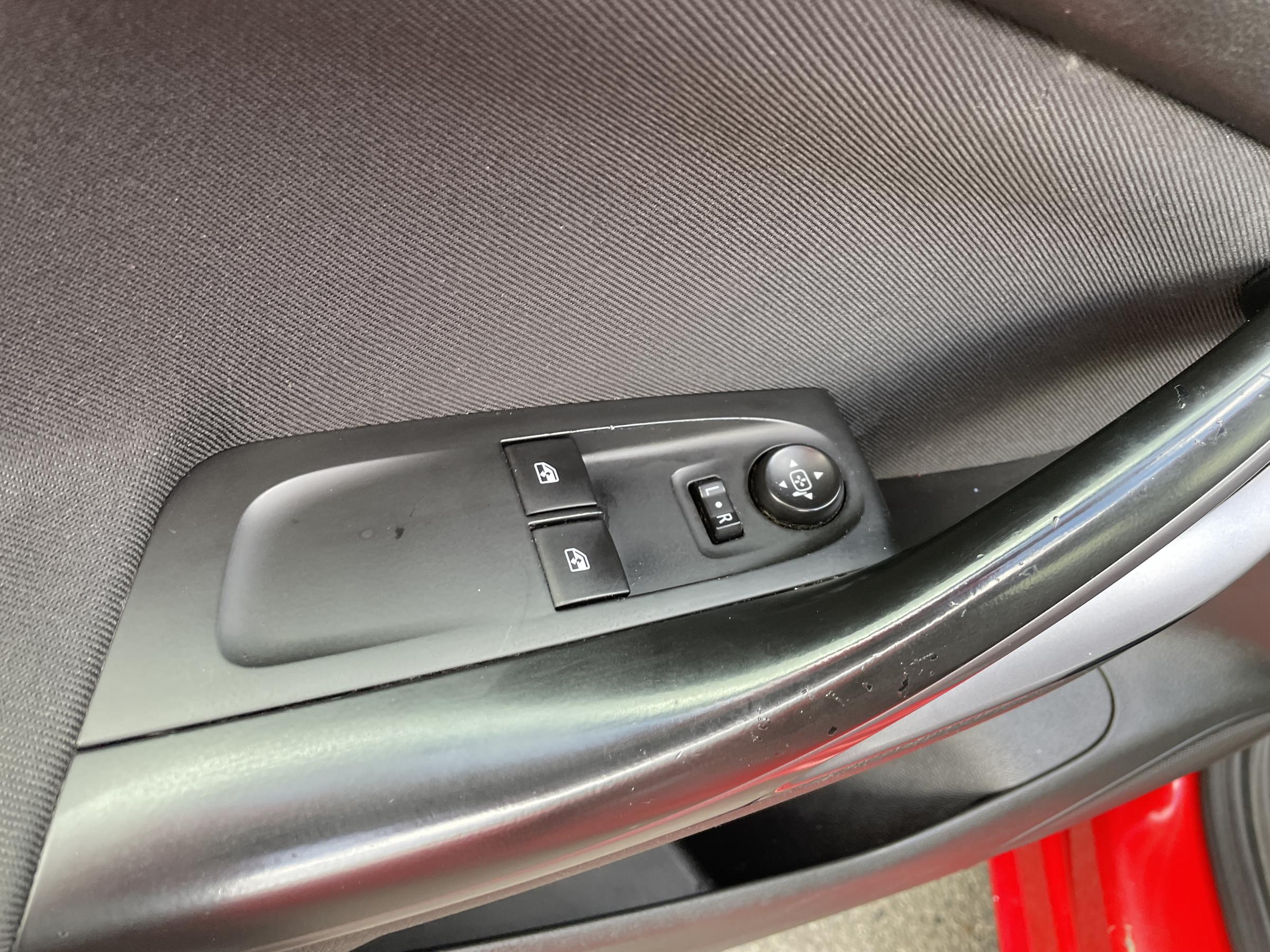 Opel Astra, 2016 - pohled č. 15