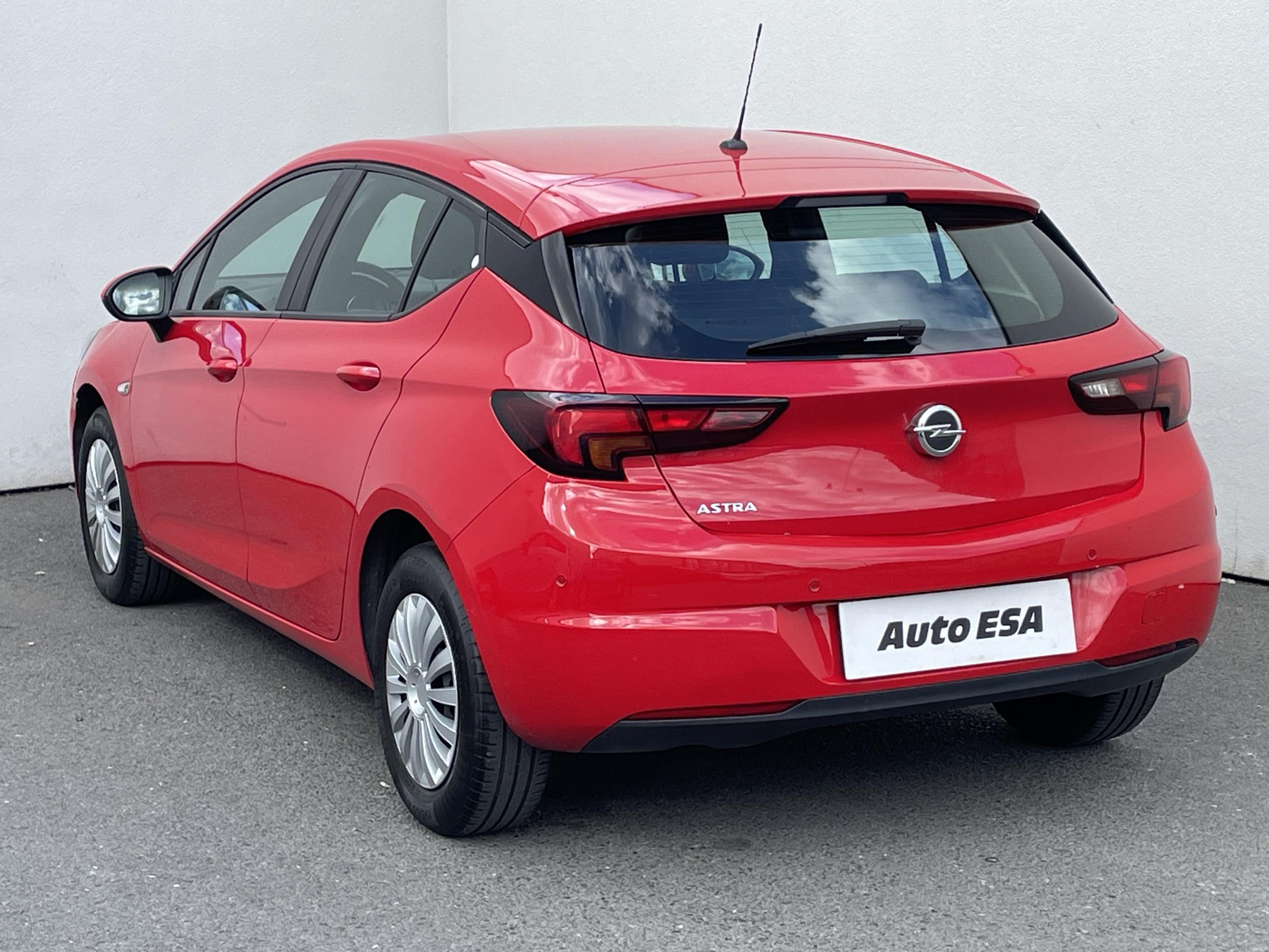 Opel Astra, 2016 - pohled č. 6