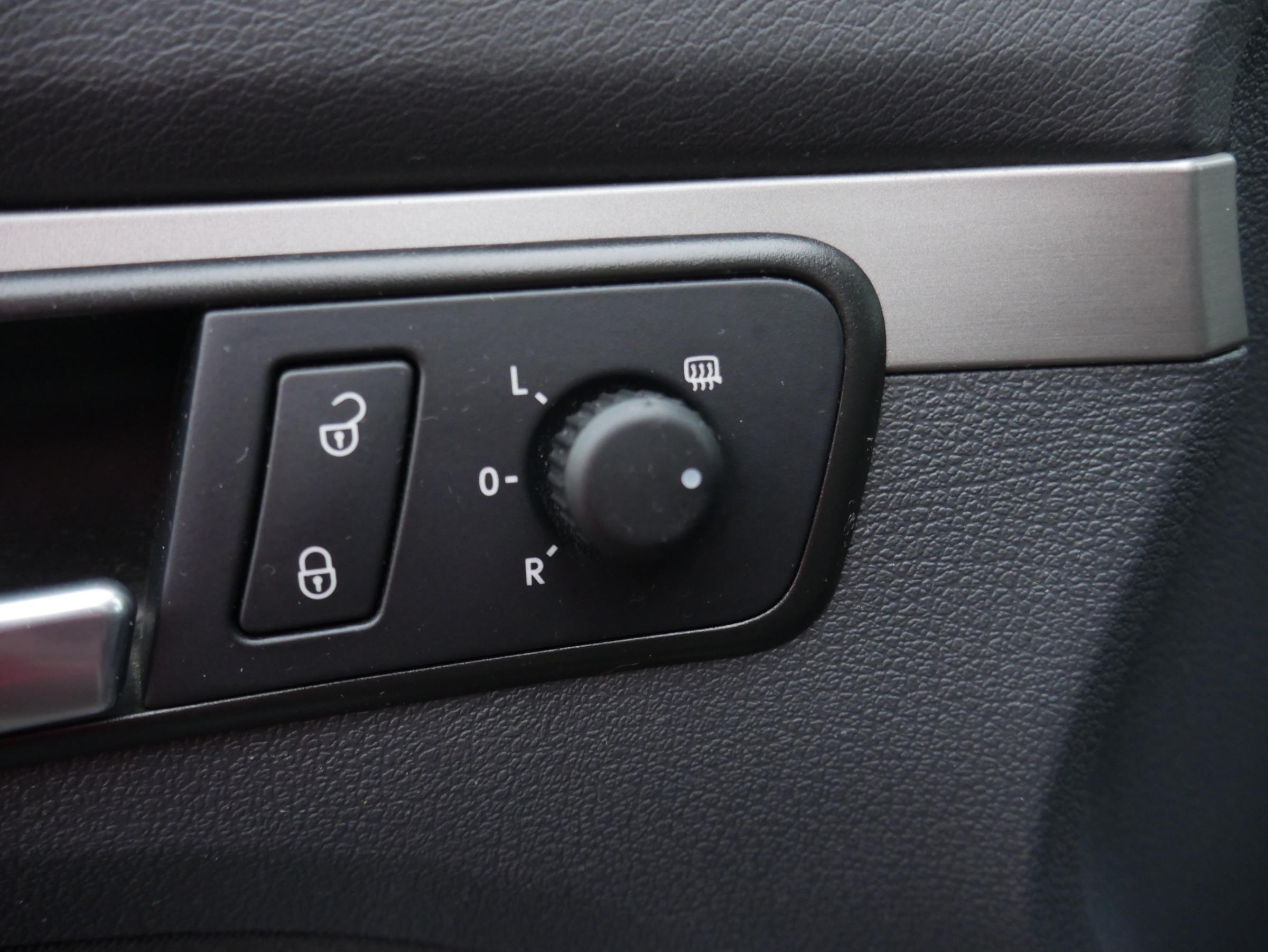 Volkswagen Touran, 2009 - pohled č. 15