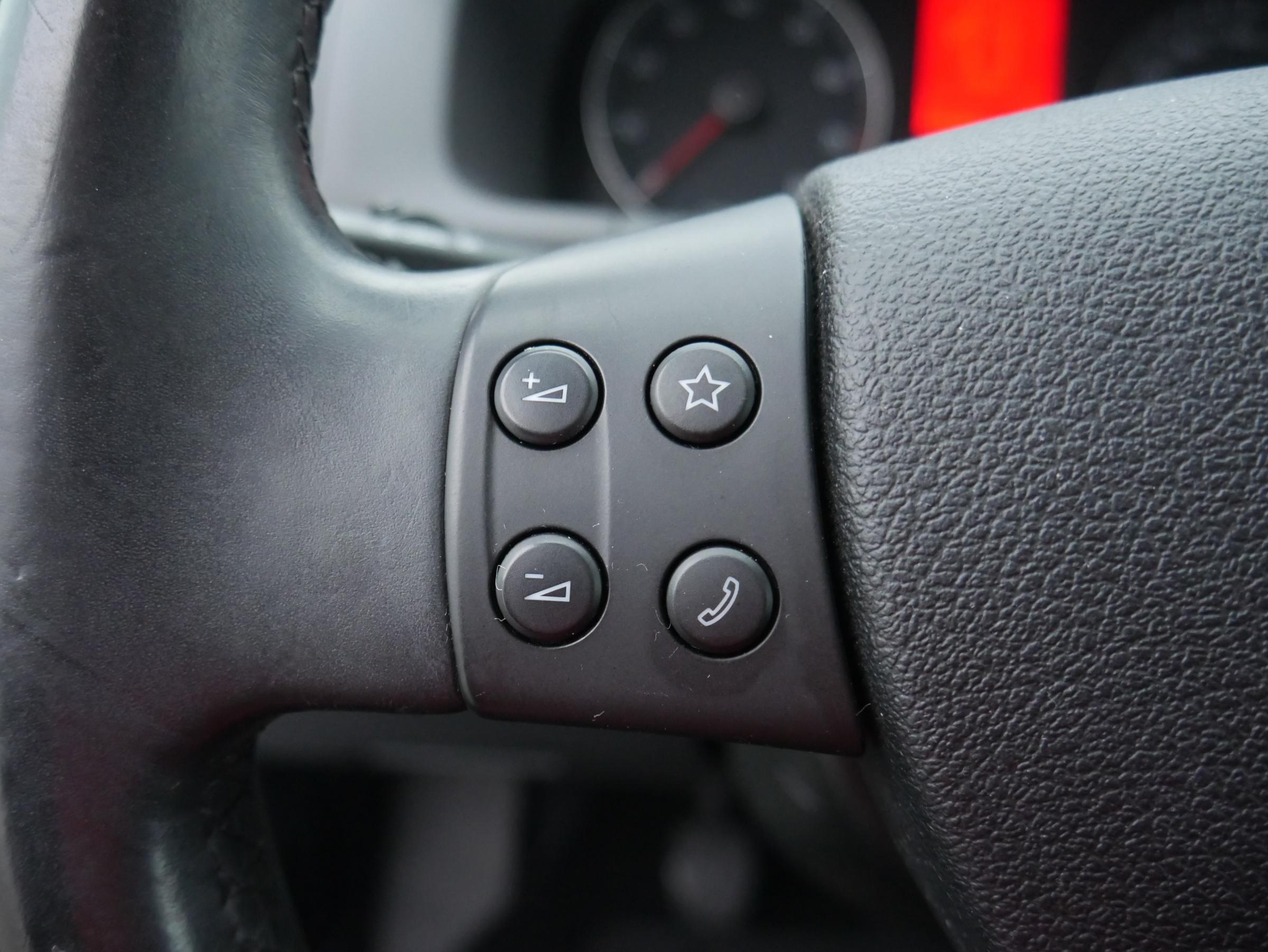 Volkswagen Touran, 2009 - pohled č. 17