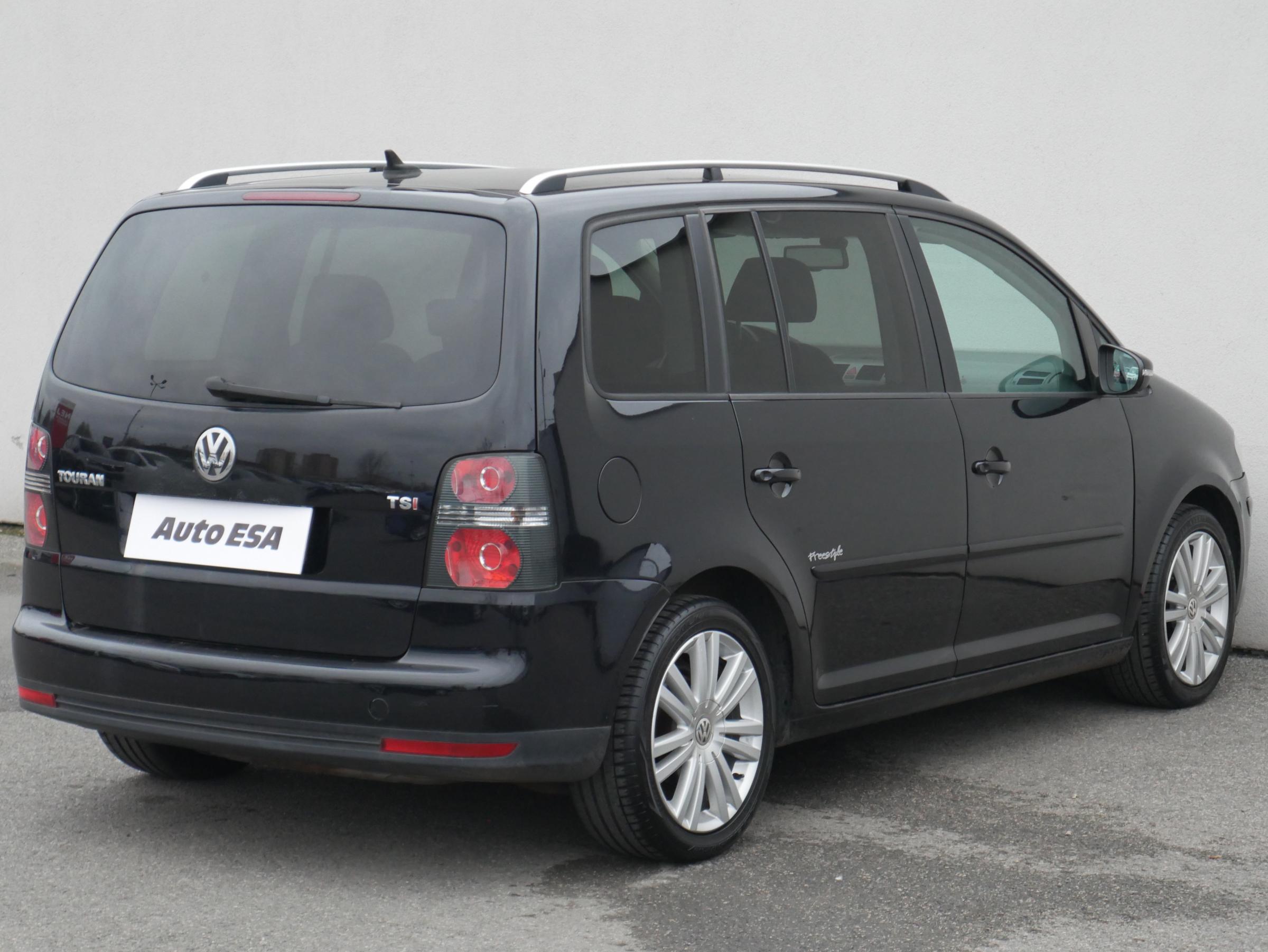 Volkswagen Touran, 2009 - pohled č. 4