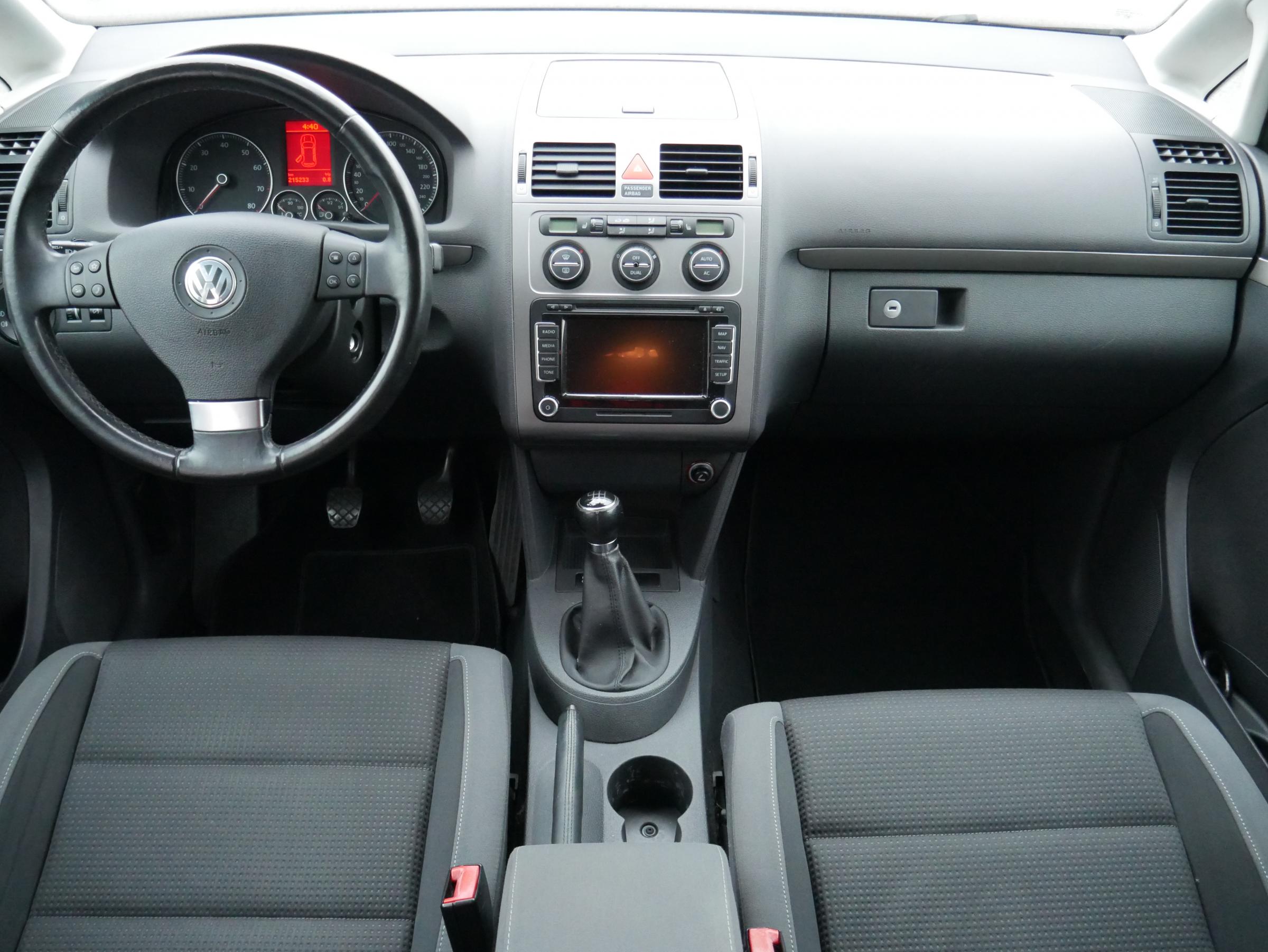 Volkswagen Touran, 2009 - pohled č. 8