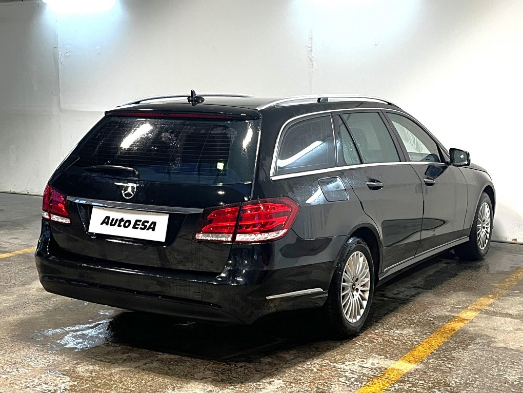 Mercedes-Benz Třída E 2.2 CDi Elegance E250