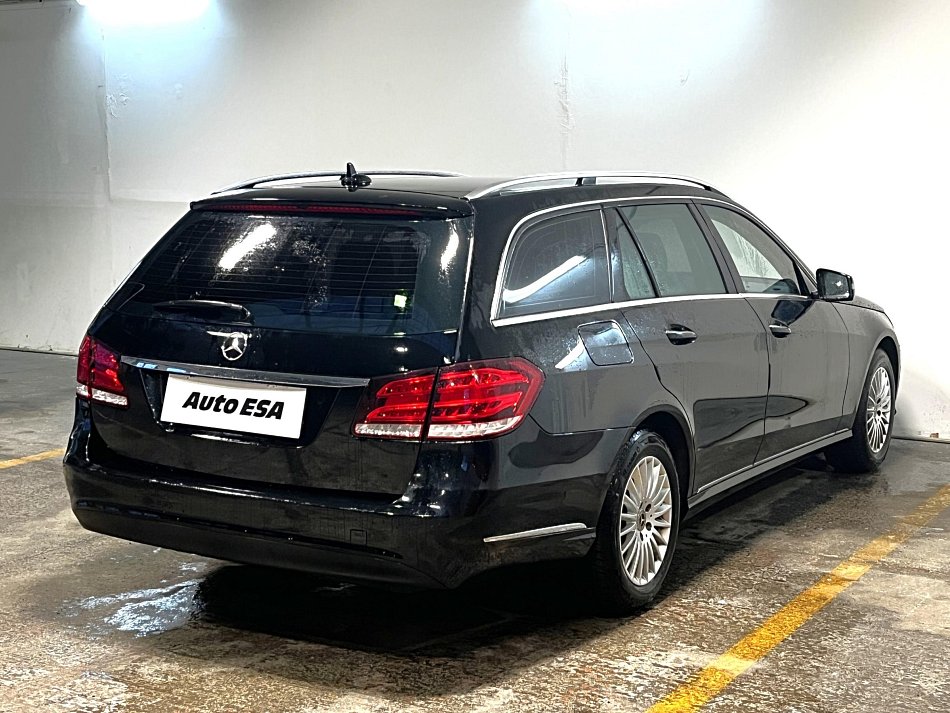 Mercedes-Benz Třída E 2.2 CDi Elegance E250
