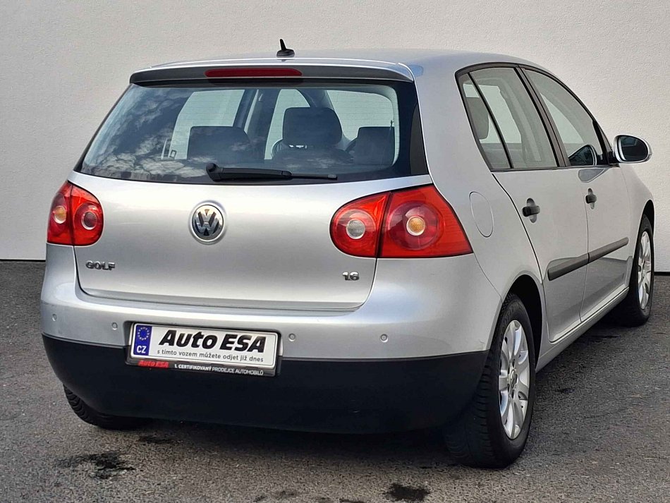 Volkswagen Golf 1.6 MPi Comfortline