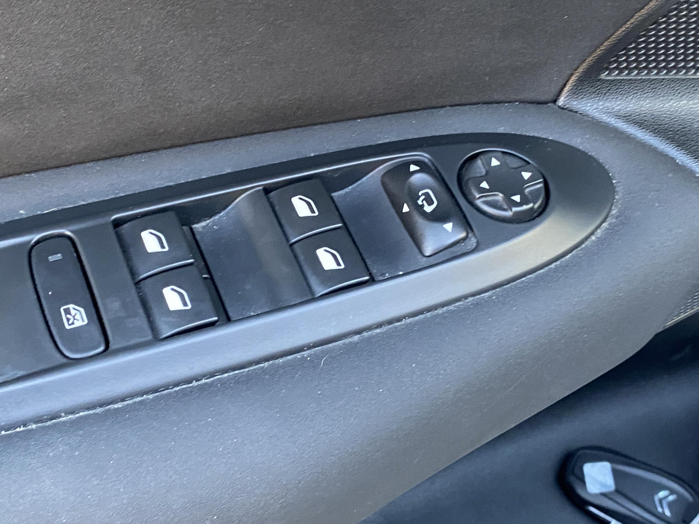 Citroën C4, 2017 - pohled č. 11