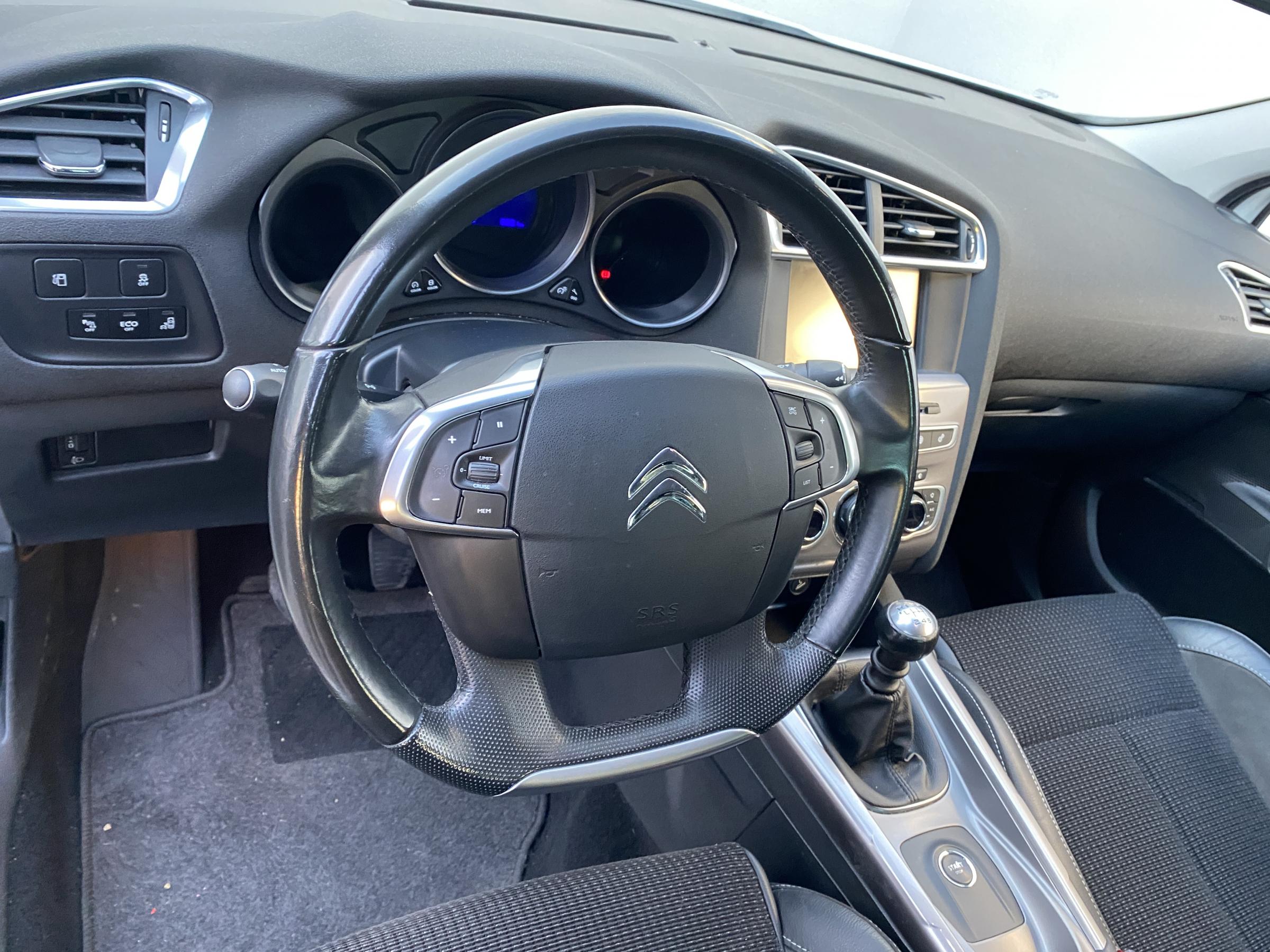 Citroën C4, 2017 - pohled č. 13