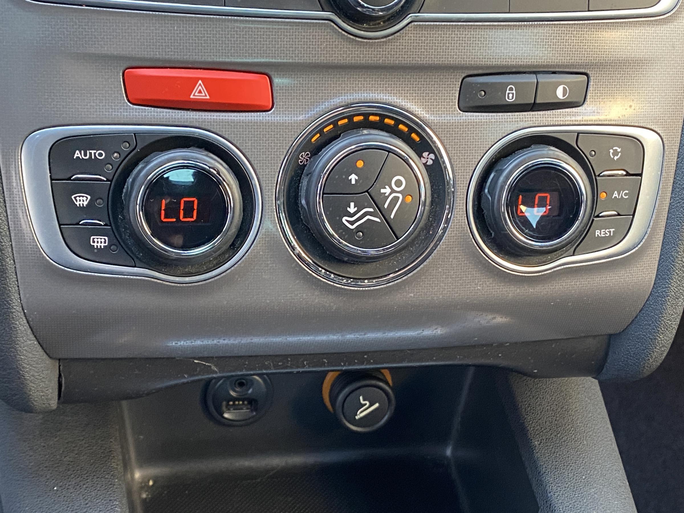 Citroën C4, 2017 - pohled č. 15