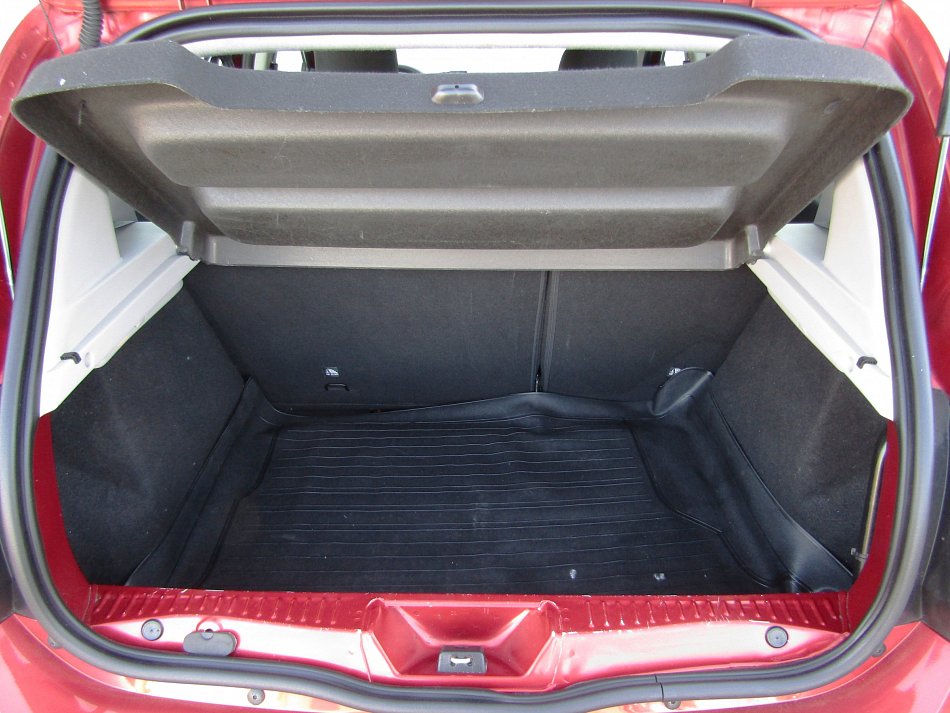 Dacia Sandero 1.2i 