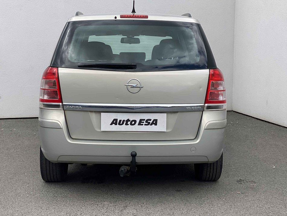 Opel Zafira 1.9 CDTi  7míst
