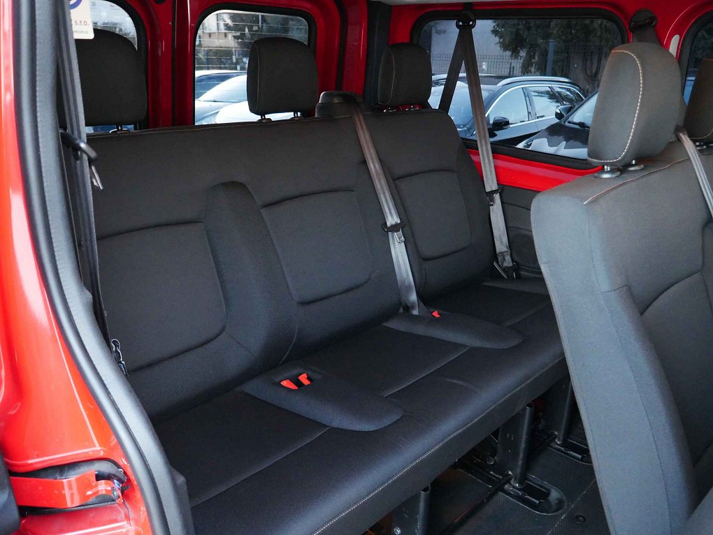 Renault Trafic 1.6dCi  8míst
