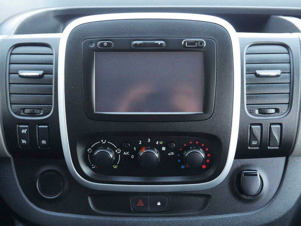 Renault Trafic 1.6dCi  8míst