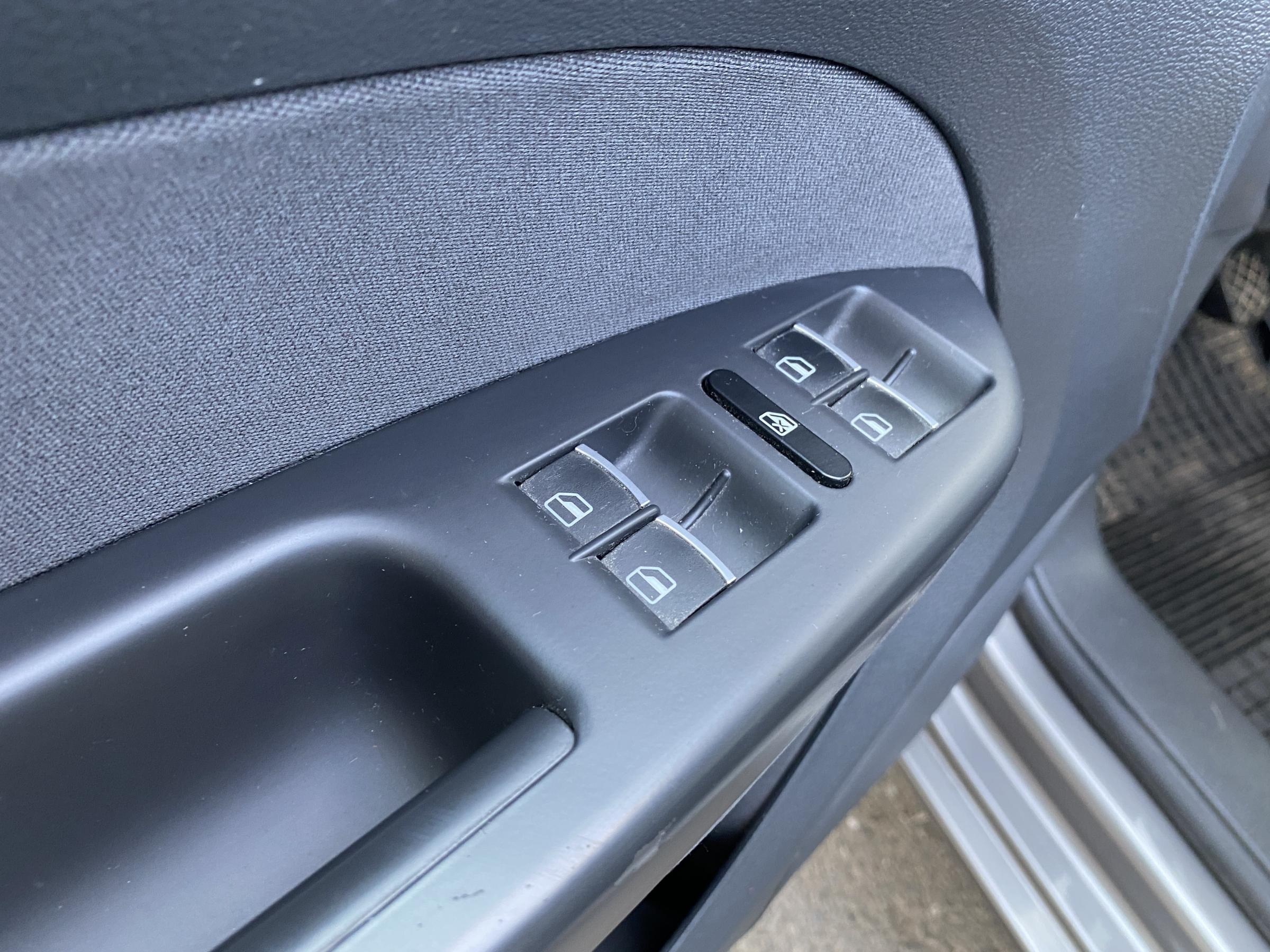 Volkswagen Touran, 2010 - pohled č. 13