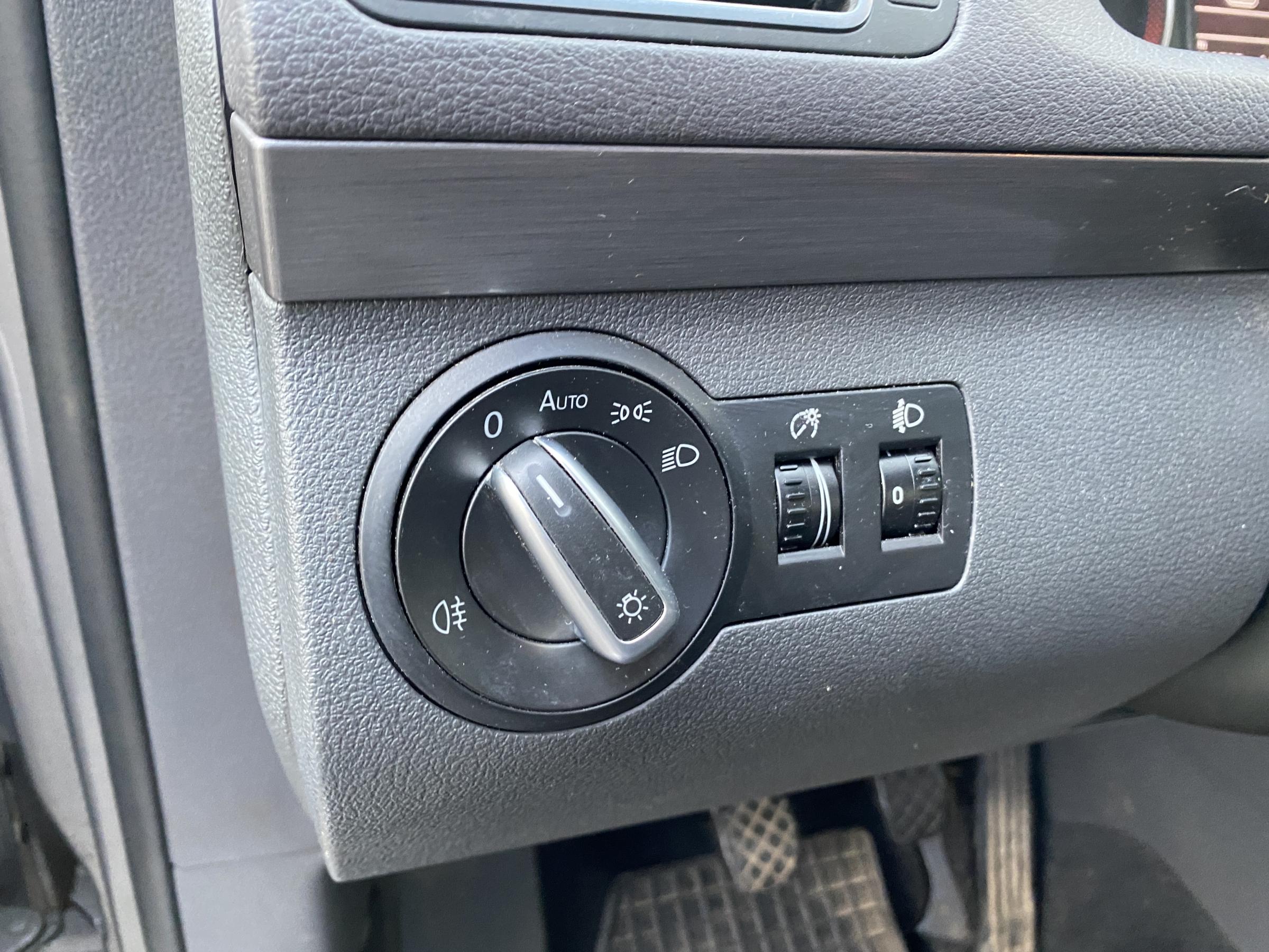 Volkswagen Touran, 2010 - pohled č. 14