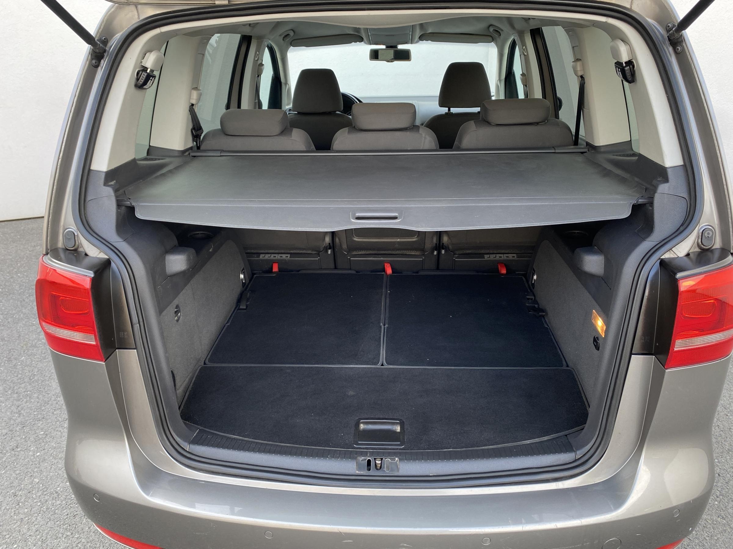 Volkswagen Touran, 2010 - pohled č. 7