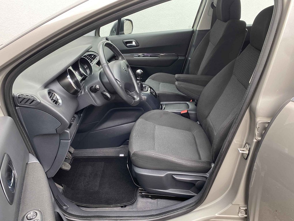 Peugeot 5008 1.6 HDi 