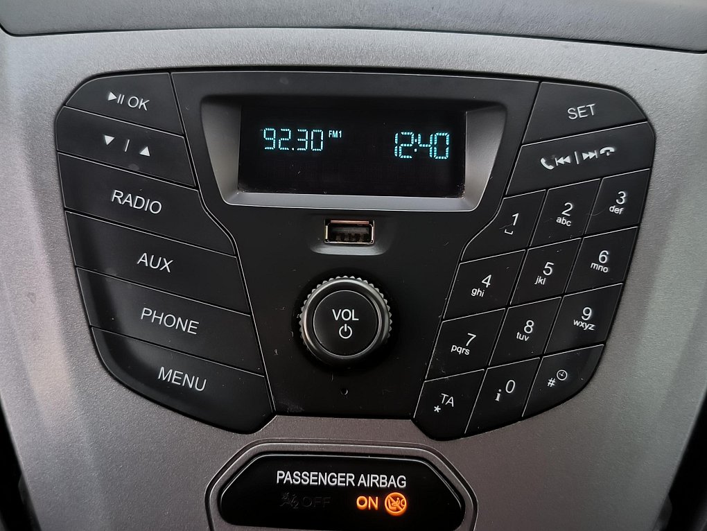 Ford Transit 2.2TDCi  L2H3 9míst