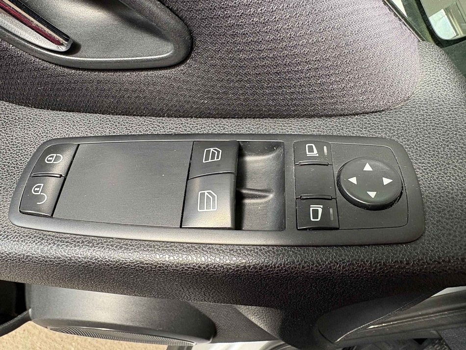 Mercedes-Benz Třída A 1.5i 