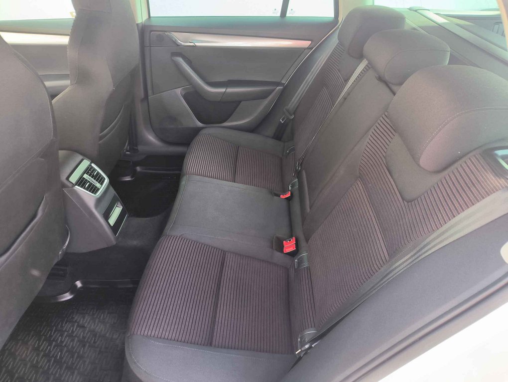 Škoda Octavia III 2.0 TDi Elegance