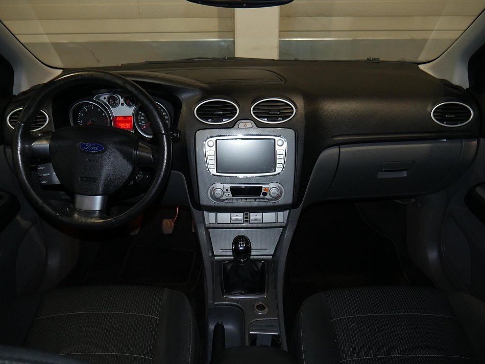 Ford Focus 2.0i 