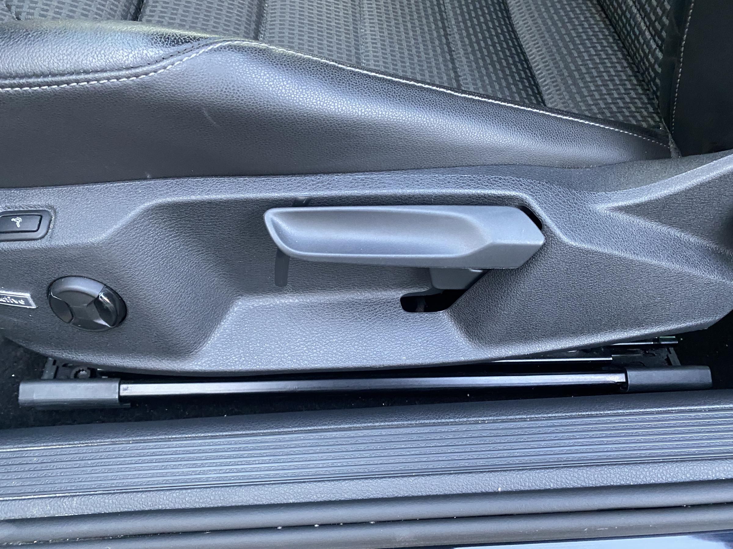 Volkswagen Golf, 2015 - pohled č. 13