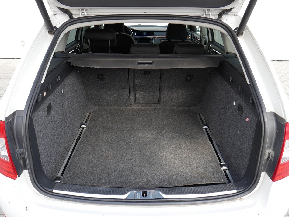 Škoda Superb II 2.0TDi Elegance