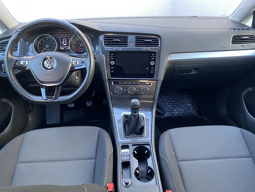 Volkswagen Golf 1.0 TSi 