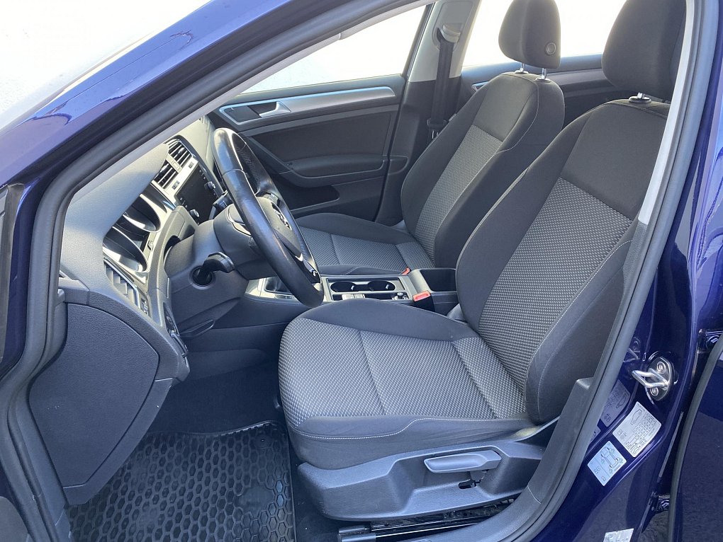 Volkswagen Golf 1.0 TSi 