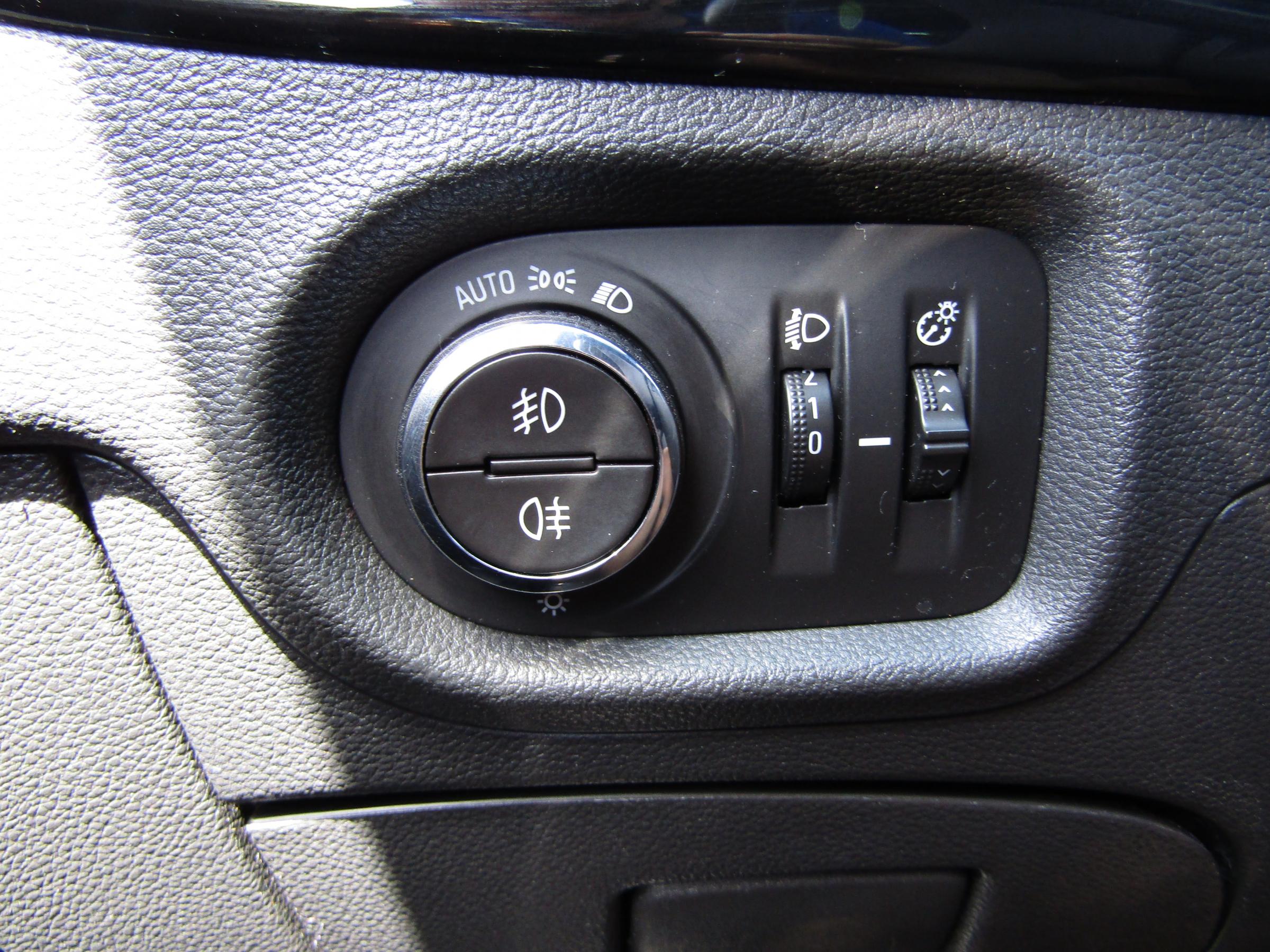 Opel Astra, 2016 - pohled č. 16