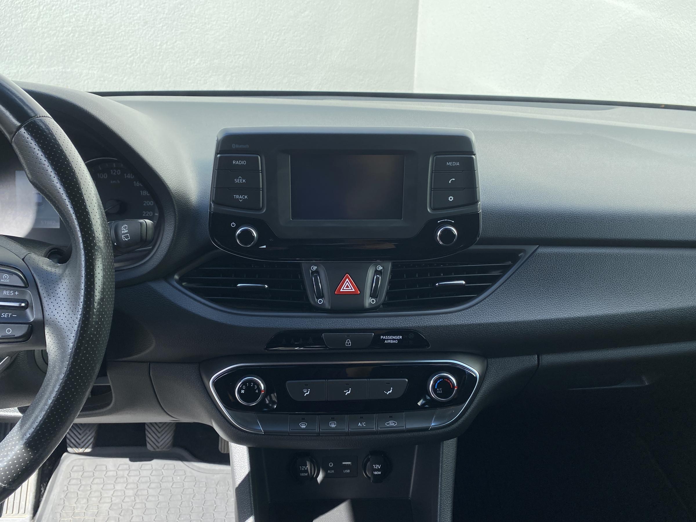 Hyundai i30, 2018 - pohled č. 10