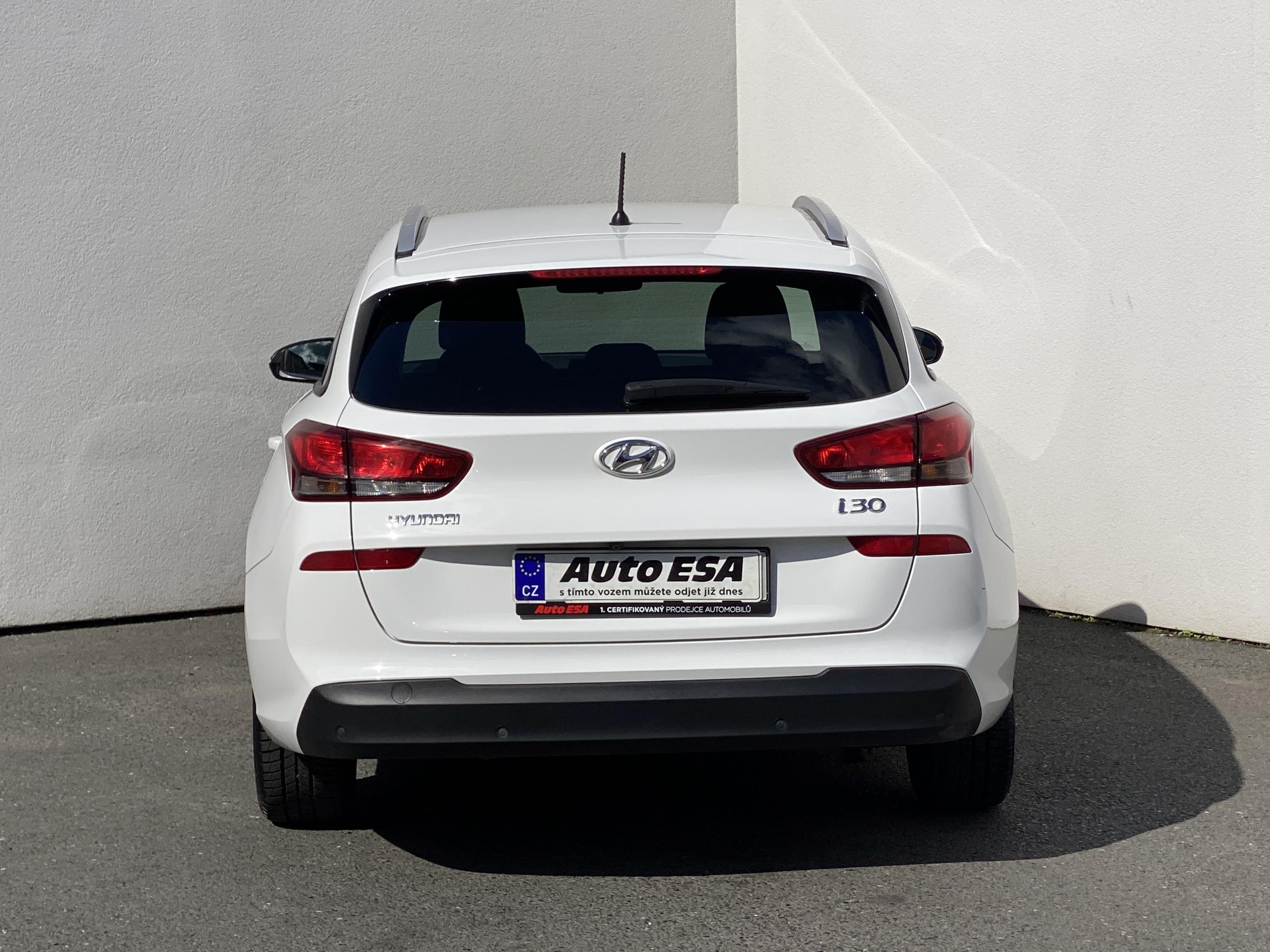 Hyundai i30, 2018 - pohled č. 5