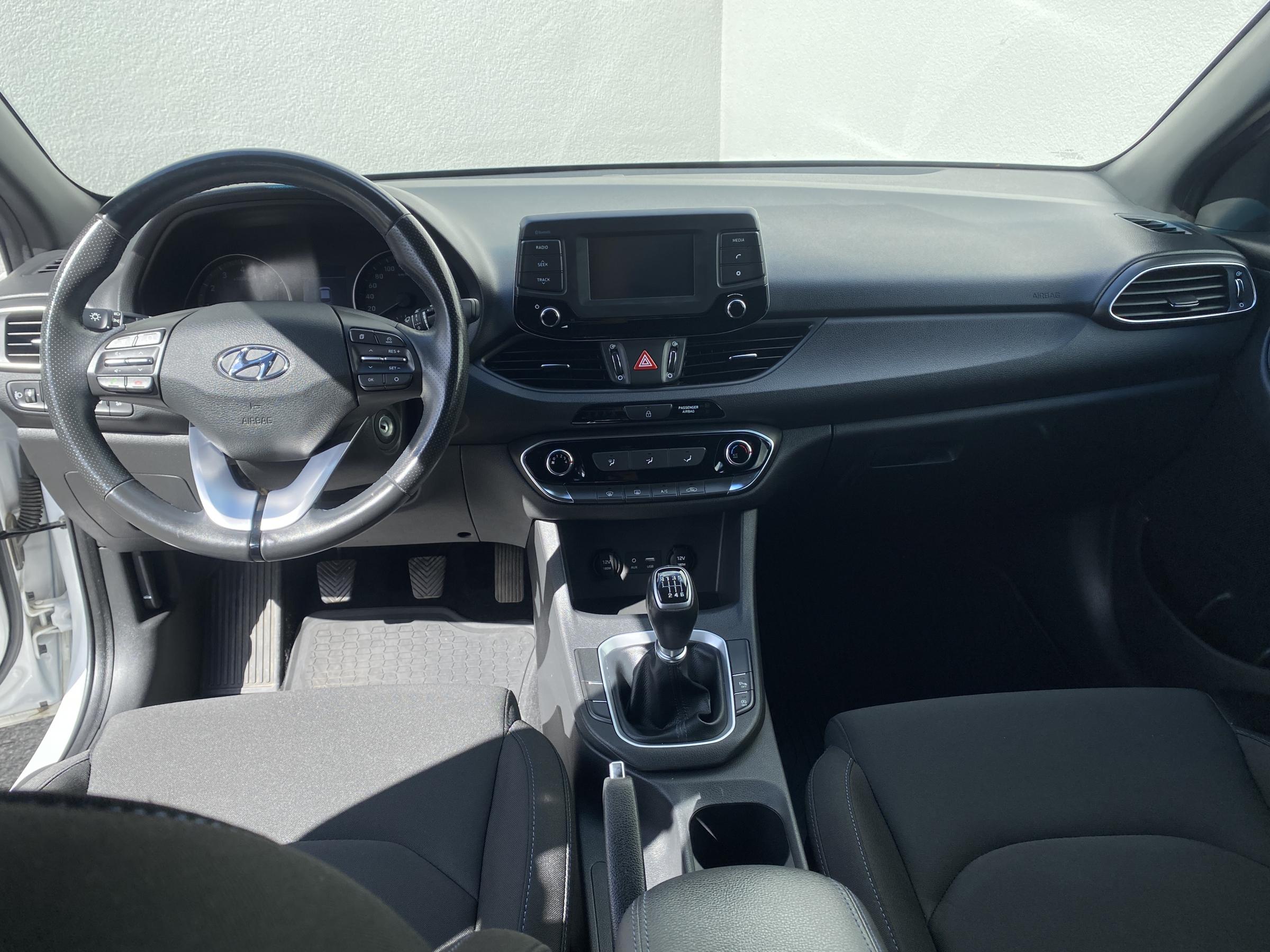 Hyundai i30, 2018 - pohled č. 8