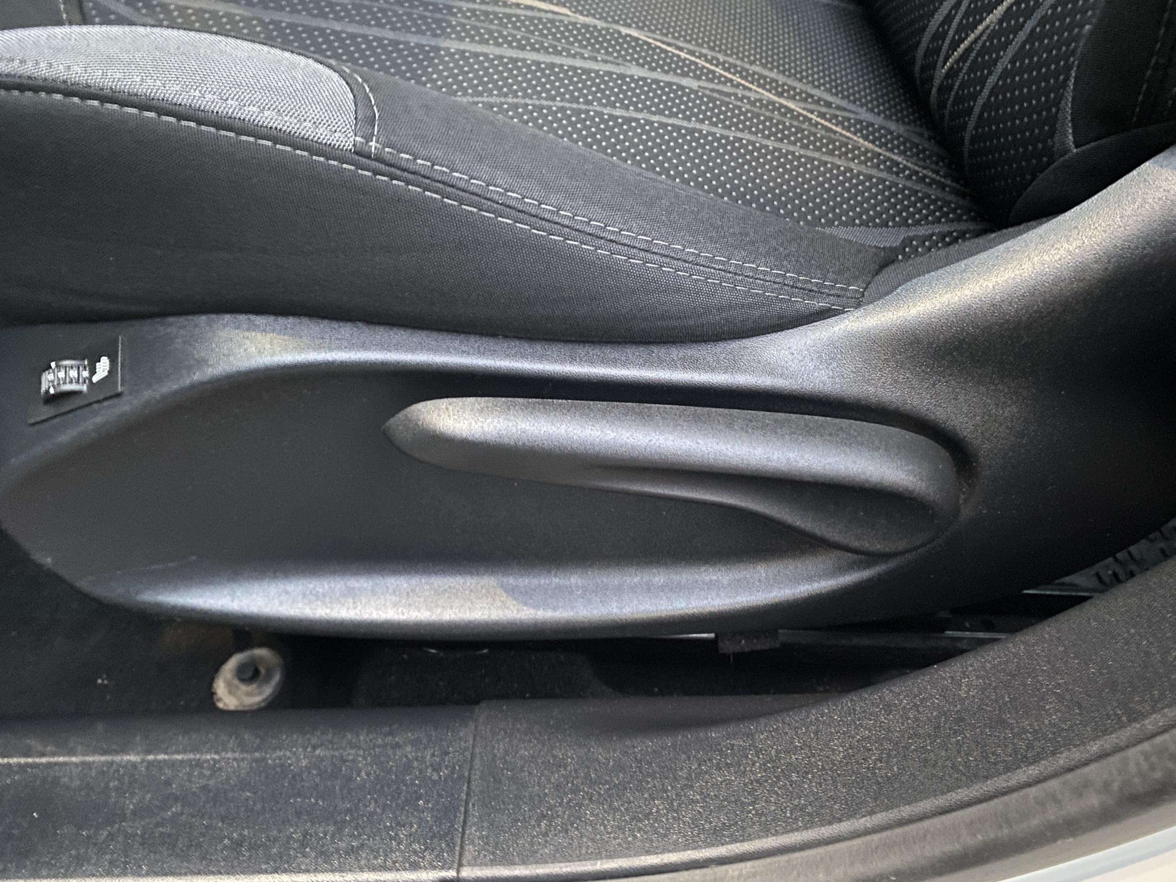 Peugeot 208, 2014 - pohled č. 14