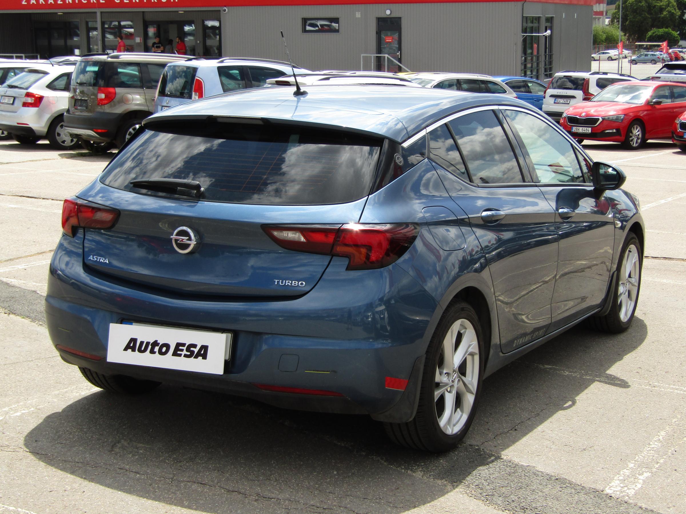Opel Astra, 2016 - pohled č. 4