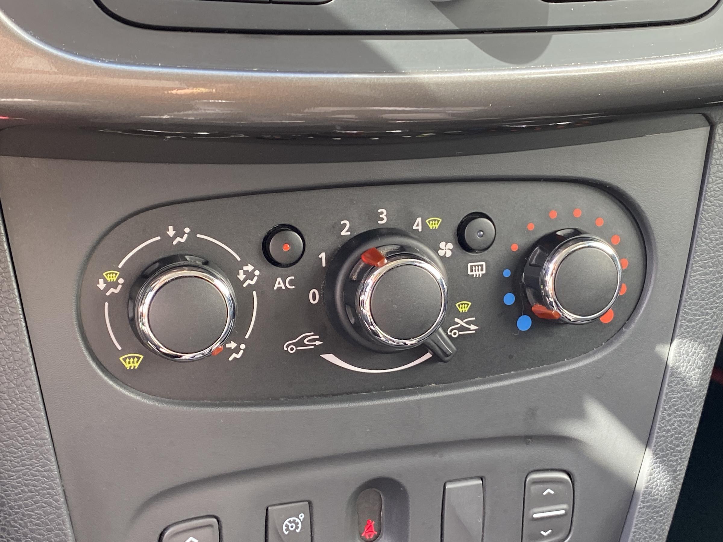 Dacia Sandero, 2013 - pohled č. 14