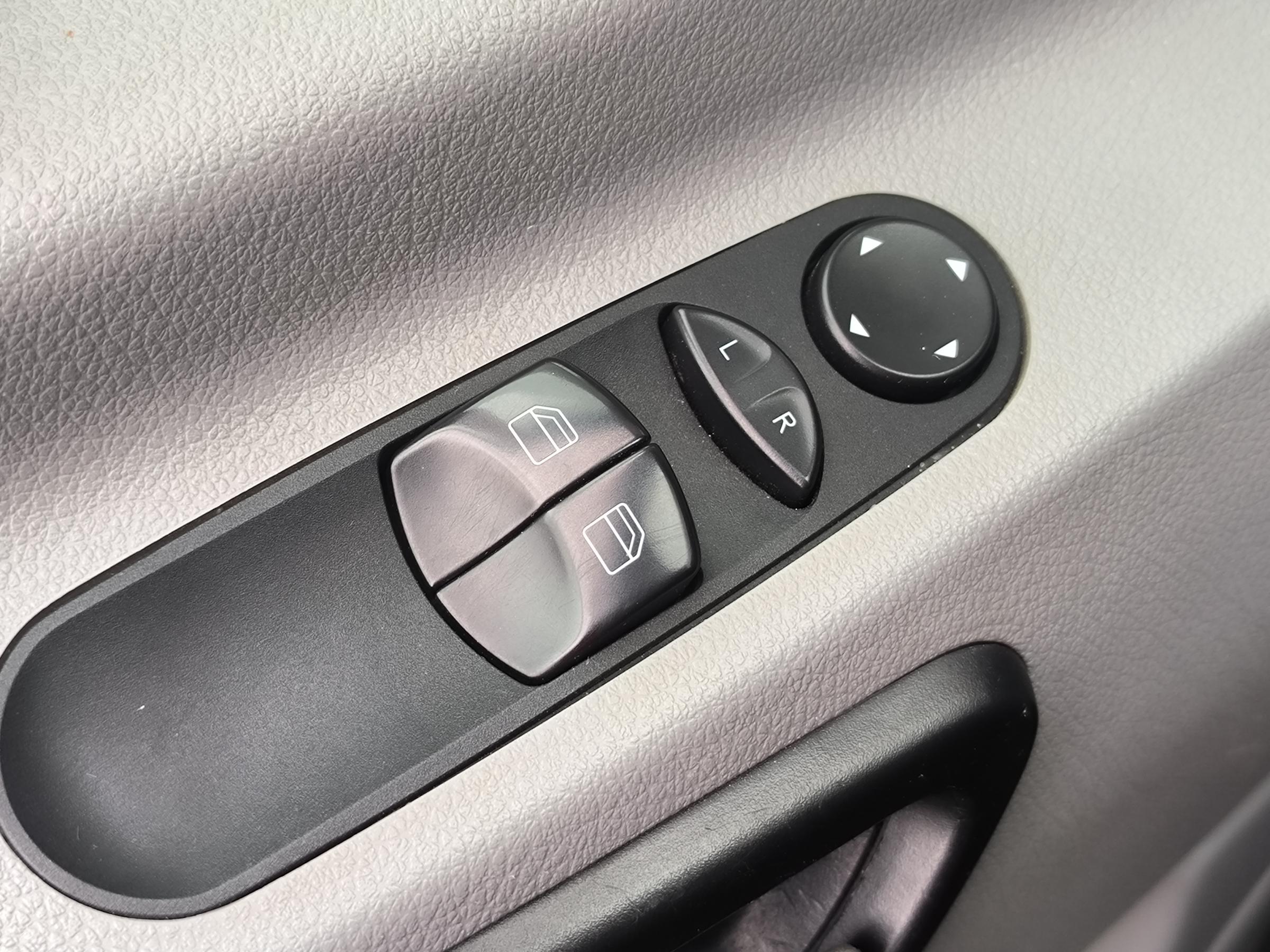 Volkswagen Crafter, 2016 - pohled č. 15