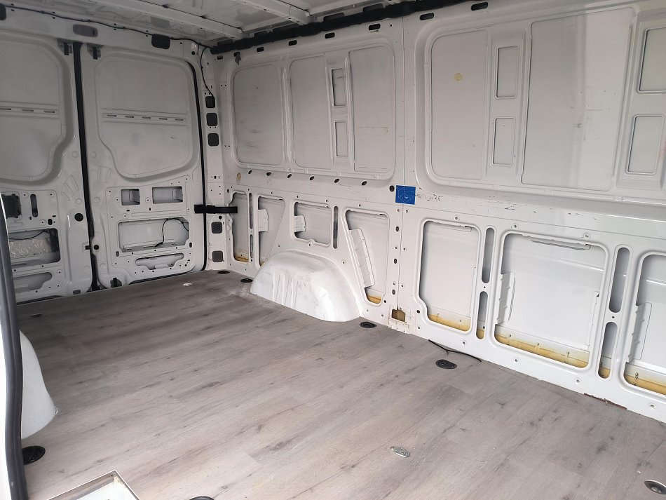 Volkswagen Crafter 2.0TDi  L2H1