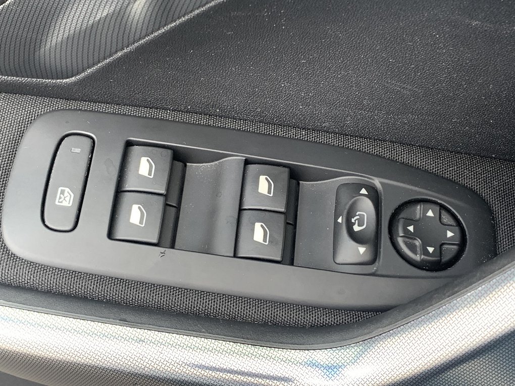 Peugeot 2008 1.6 HDi Allure