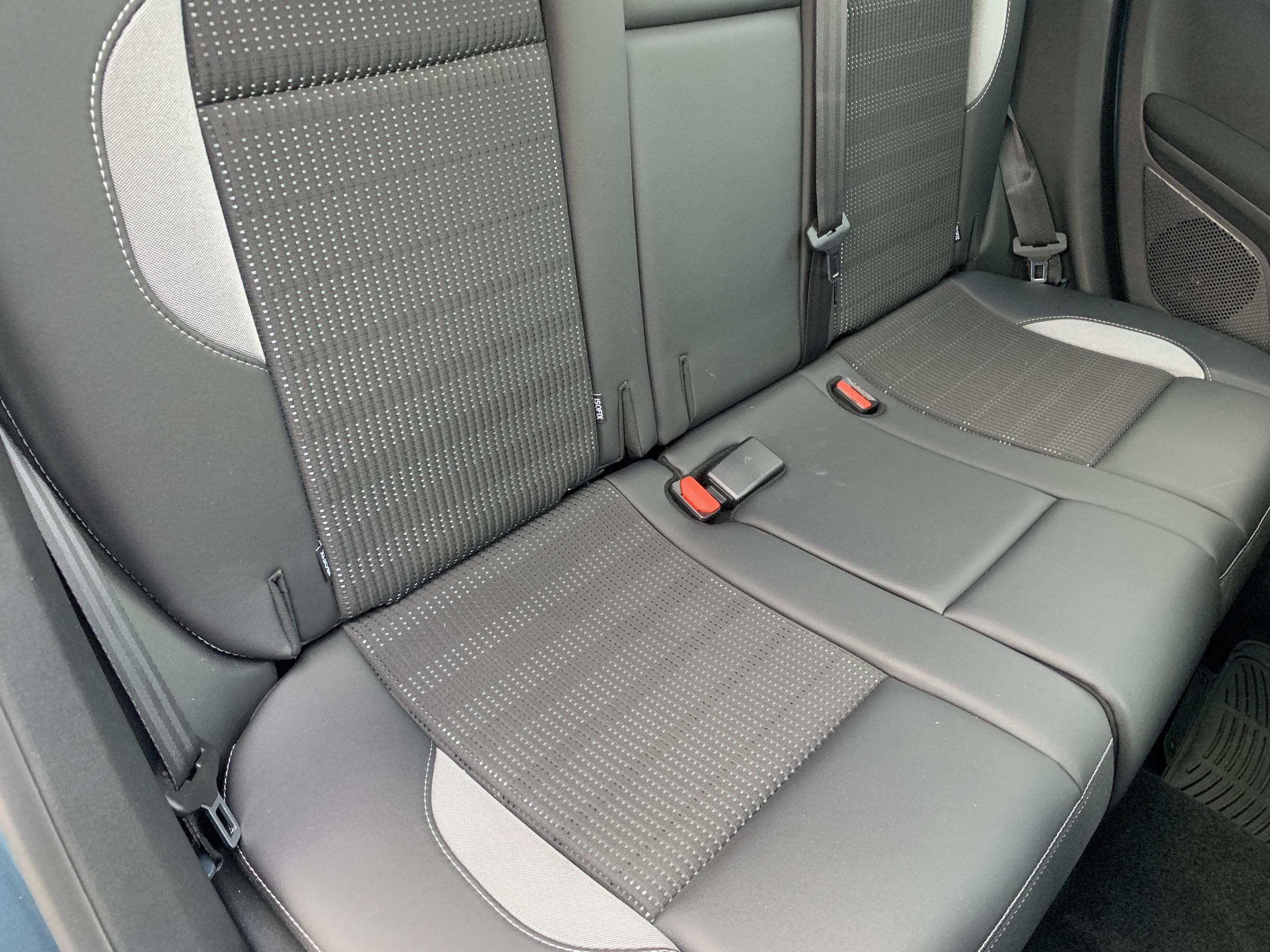 Peugeot 2008, 2016 - pohled č. 11