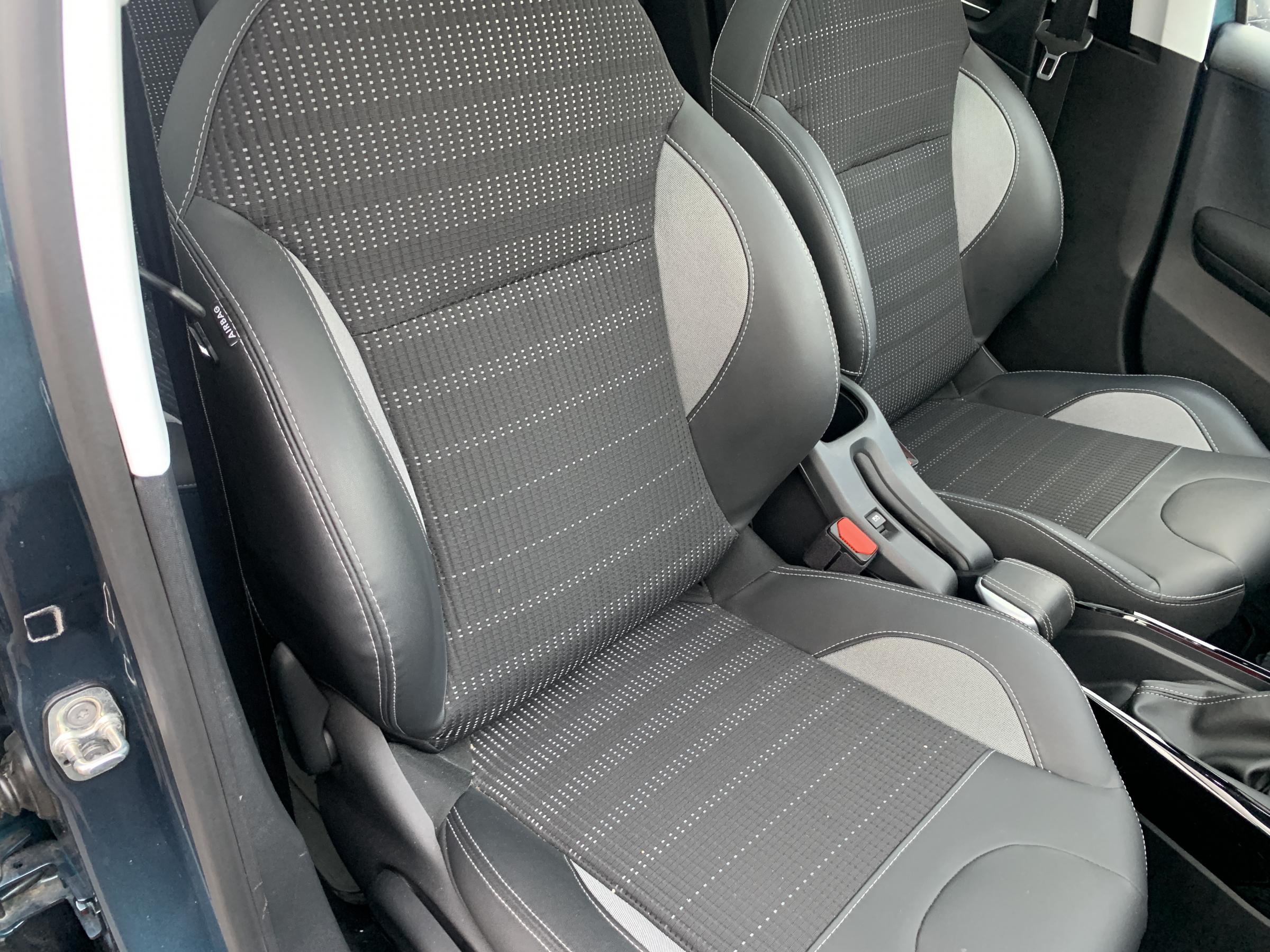 Peugeot 2008, 2016 - pohled č. 12