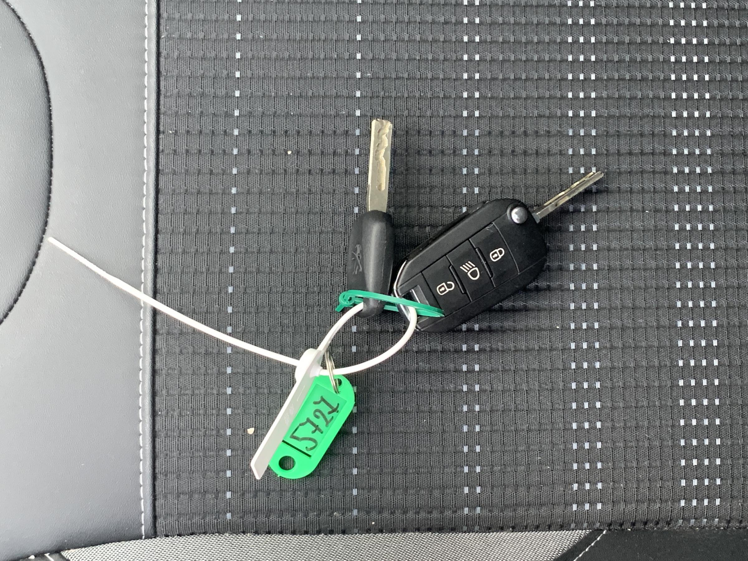 Peugeot 2008, 2016 - pohled č. 18